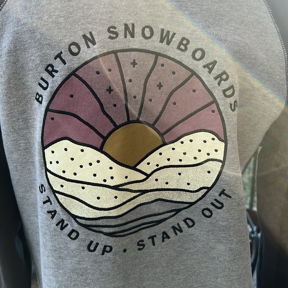 Women’s Burton Sweatshirt 🏂 - Picture 4 of 11